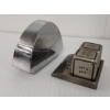 Image 2 : LOT OF 2 - GMAC DESK CLOCK & DIE SET