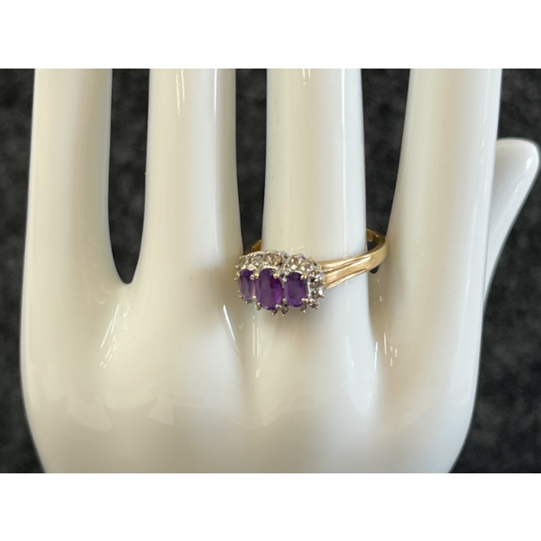 WOMEN'S 10K GOLD RING W/ AMETHYST & DIAMOND