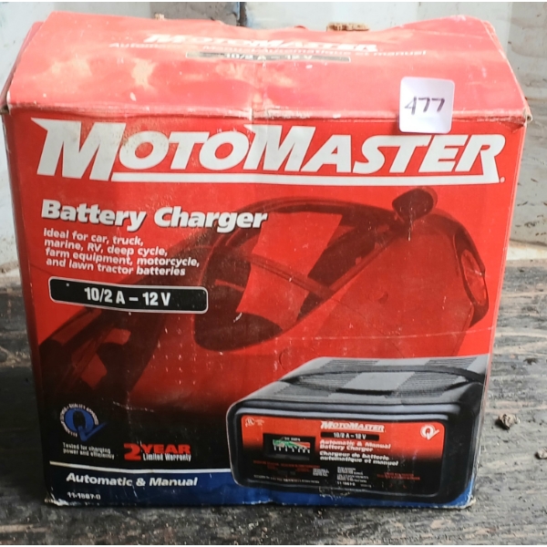 MOTOMASTER 12V BATTERY CHARGER