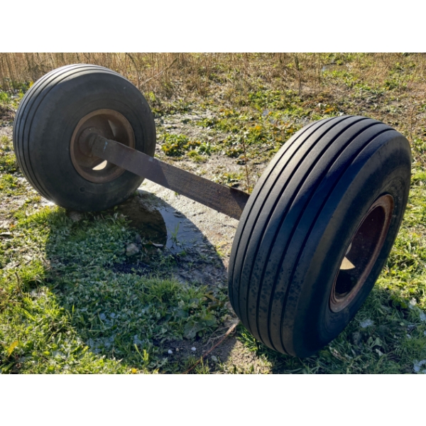 HD AXLE - OFF MANURE TANK - 49 X 17 IMP TIRES