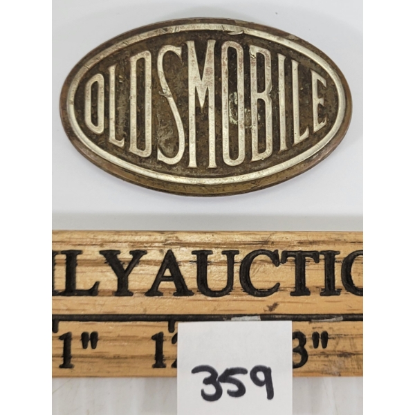 1929 OLDSMOBILE RAD BADGE