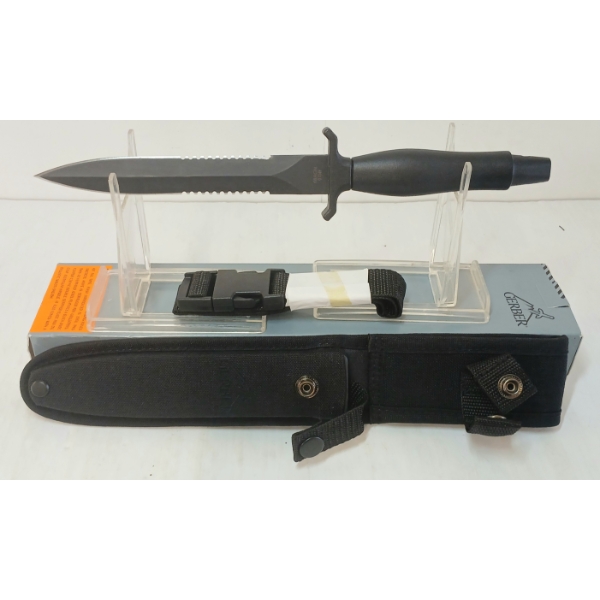 GERBER 420HC KNIFE W/ SHEATH