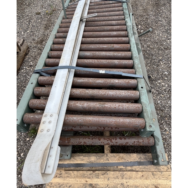 HYTROL CO CONVEYOR SYSTEM - ROLLERS W/ GUIDES - 10 FOOT