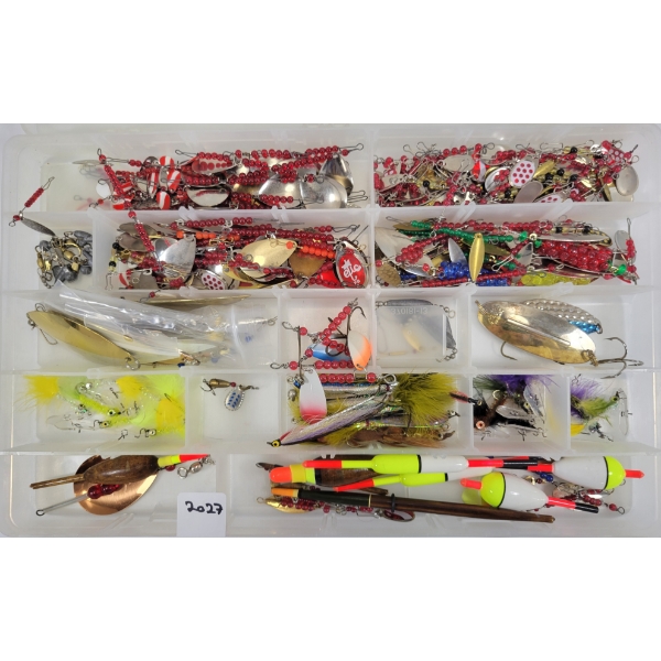 QTY OF TROUT FISHING LURES
