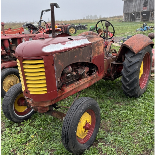 MASSEY HARRIS 104 JUNIOR TRACTOR - RUNNING - 12.4 - 28 REARS