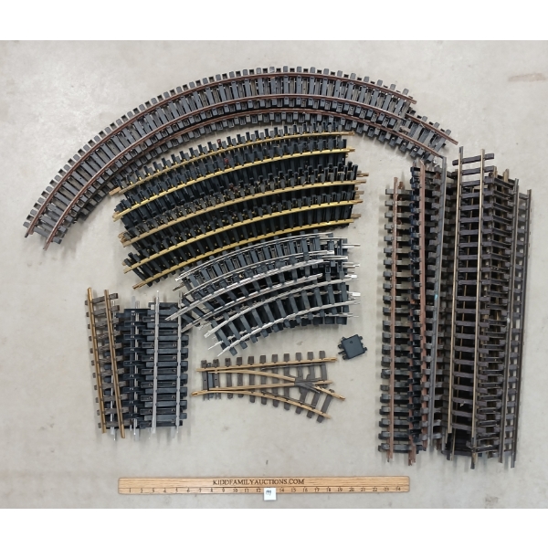 QTY OF G GAUGE MODEL TRAIN TRACKS
