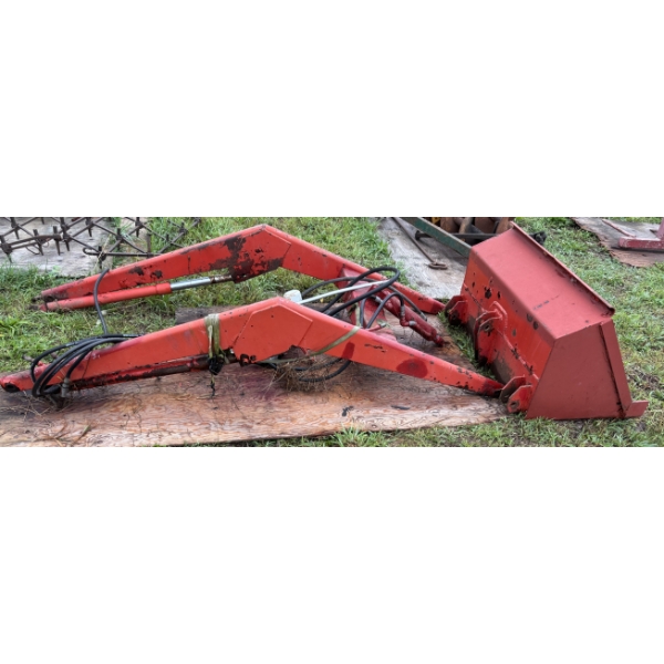 COCKSHUTT LOADER - 40 INCH HYD BUCKET