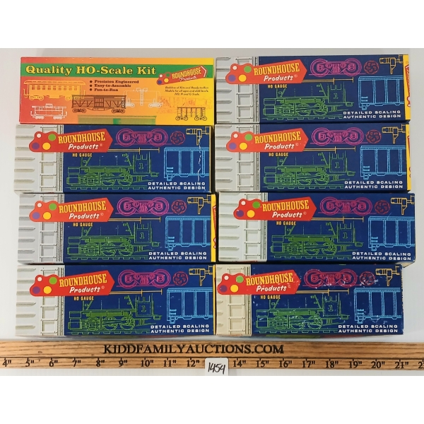 LOT OF 8 - ROUNDHOUSE PRODUCTS HO SCALE MODEL TRAIN KITS - OVERTON COACH, BAGGAGE, ETC