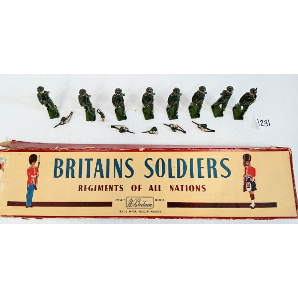 BRITAINS SOLDIERS LEAD FIGURES - NO. 1858 BRITISH INFANTRY
