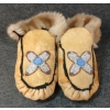 Image 2 : PAIR OF FLORAL BEADED MOCCASINS