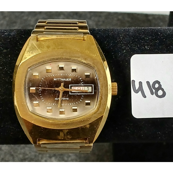 MEN'S WITTNAUER GOLD TONED WRISTWATCH