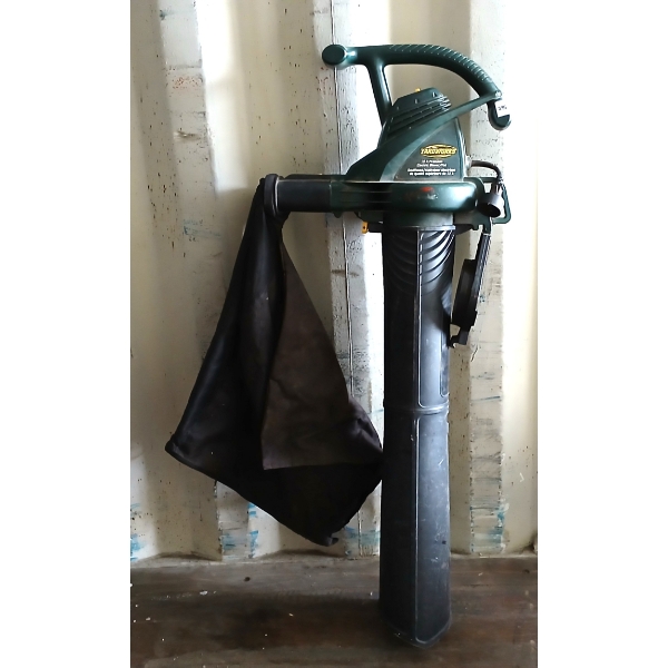 YARDWORKS BLOWER 