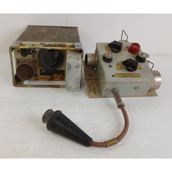LOT OF 2 - CONTROL UNIT NO. 16T & WIRELESS SET 38 AFV