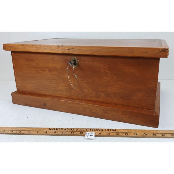 SMALL HOPE CHEST W/ KEY