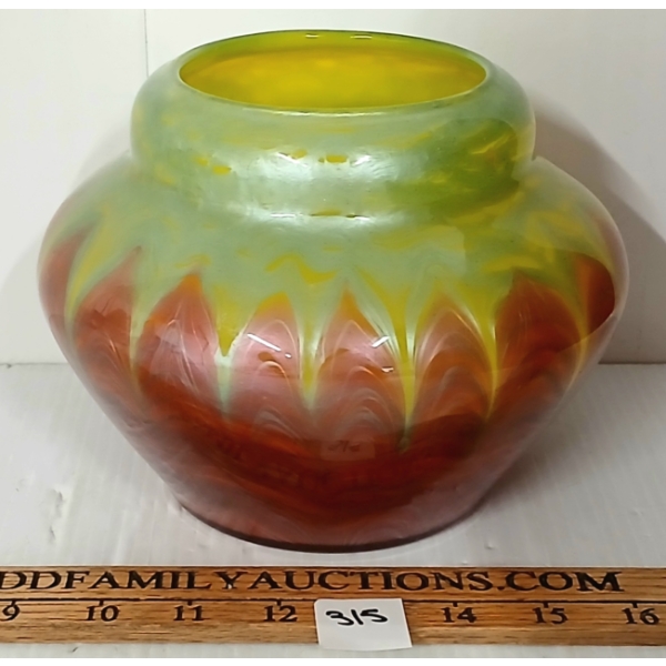 STEUBEN IRIDESCENT ART GLASS VASE