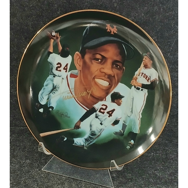 1985 HACKETT AMERICAN WILLIE MAYS AUTOGRAPHED COLLECTOR PLATE