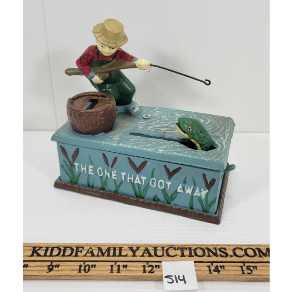 CAST "THE ONE THAT GOT AWAY" MECH COIN BANK