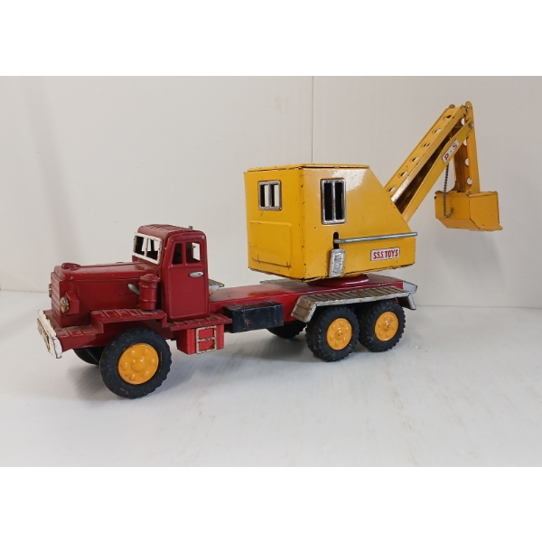 S.S.S. TOYS TIN WIND UP TRUCK W/ DIGGER CRANE