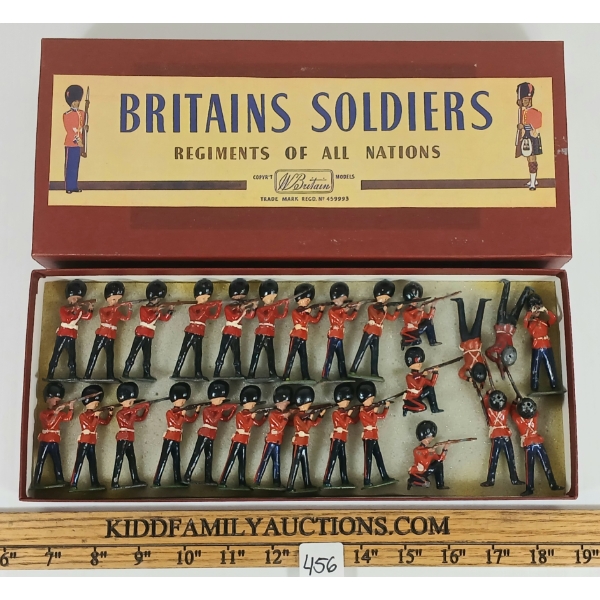 BRITAINS SOLDIERS LEAD FIGURES - NO. 120 & 1283 COLDSTREAM & GRENADIER GUARDS