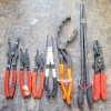 Image 2 : QTY OF MAC PLIERS - OIL FILTER, LONG REACH, SNAP RING