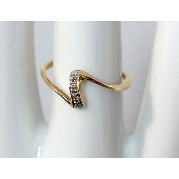 WOMEN'S DIAMOND & 10K GOLD RING 