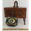 Image 1 : LOT OF 2 - SEWING BOX & SINGER TIN W/ CONTENTS