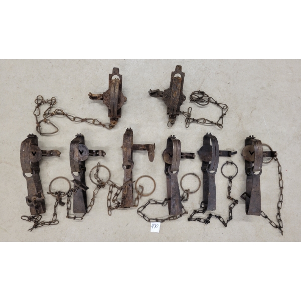 LOT OF 8 - VINTAGE ONEIDA VICTOR STEEL ANIMAL TRAPS