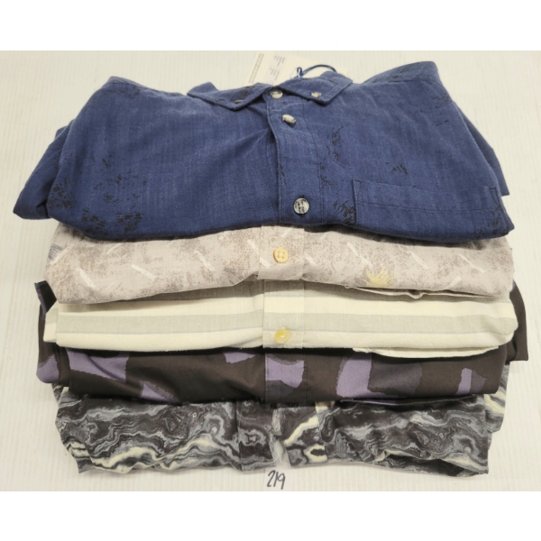 LOT OF 5 - LIFETIME MEN'S MEDIUM BUTTON-UP LONG SLEEVE SHIRTS