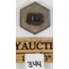 Image 2 : 1932 (?) ESSEX SIX RAD BADGE
