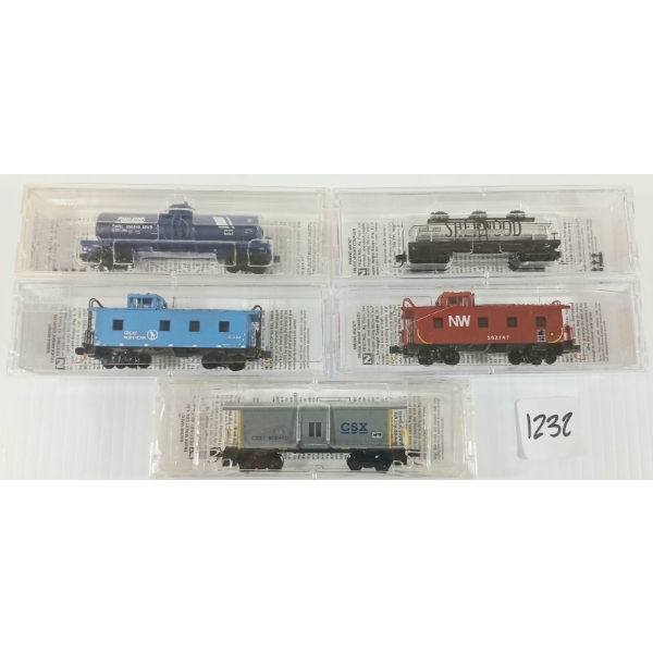 LOT OF 5 - MICRO TRAINS - MONTANA RAIL LINK, GREAT NORTHERN, NORFOLK & WESTERN, ETC