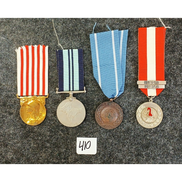 LOT OF 4 - WWI FRANCE, WWII INDIA, UN & UNKNOWN MEDALS