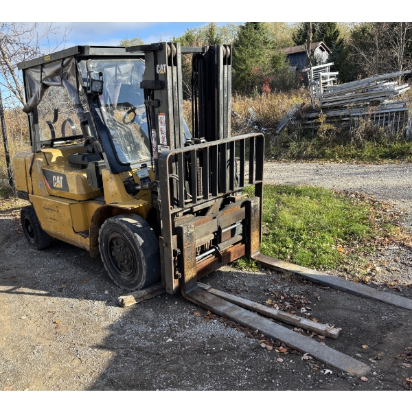 CAT FORKLIFT MODEL GP 40K - PROPANE