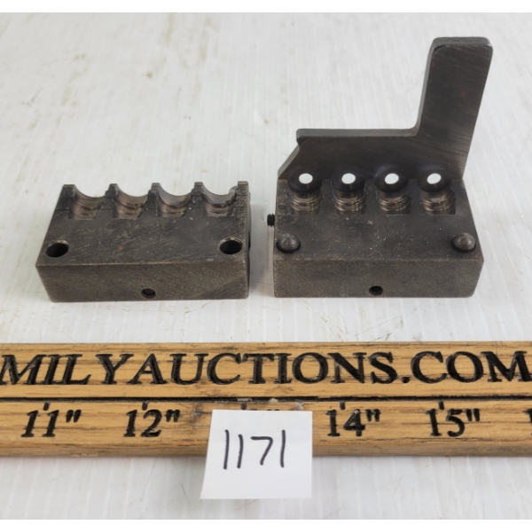 UNMARKED 4 CAVITY BULLET MOULD
