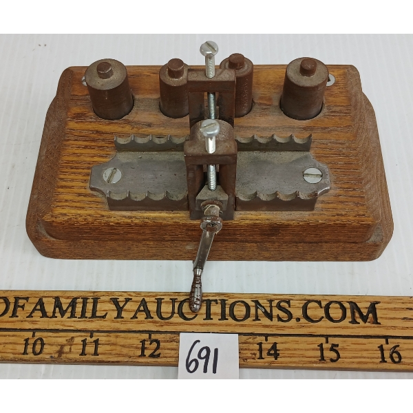 20TH CENTURY ENGLISH MINIATURE STEEL ROLLING MACHINE