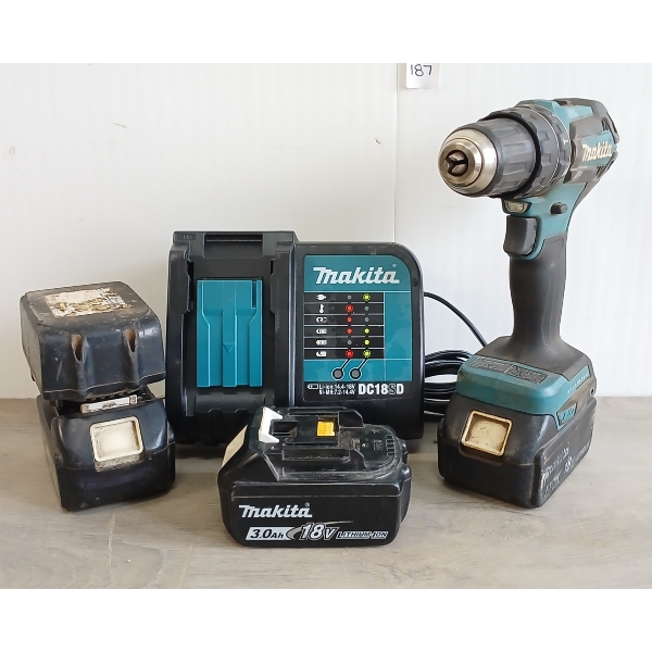 LOT OF 5 - MAKITA BATTERY OPERATED DRILL, 4X BATTERIES & BATTERY CHARGER