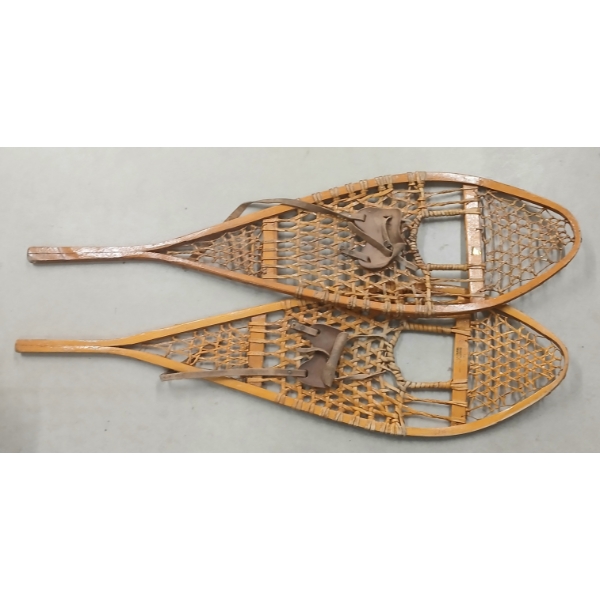 PAIR OF GROS LOUIS SNOWSHOES