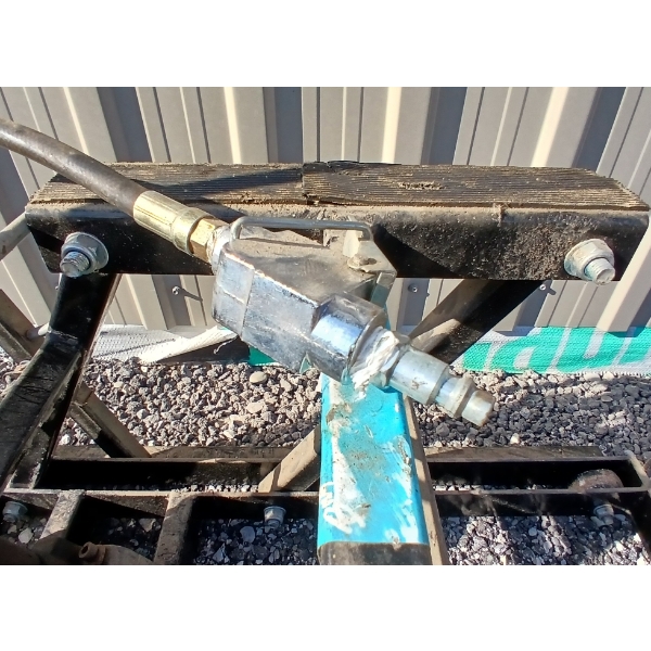 1500LB MOTORCYCLE JACK - AIR ASSIST