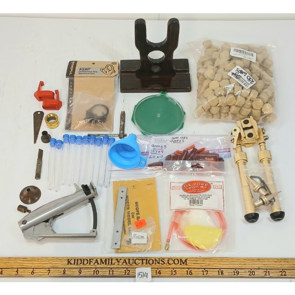 JOB LOT - RCBS PRIMER TOOL, 12GA WADS, CLEANING & RELOADING TOOLS, BIPOD, SNAP CAPS, ETC