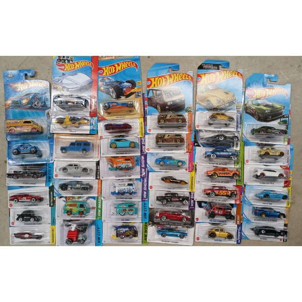 LOT OF 40 - HOTWHEELS / MATCHBOX - '60S FIAT 5000 MODIFICADO, MUSCLE BOUND, ETC 