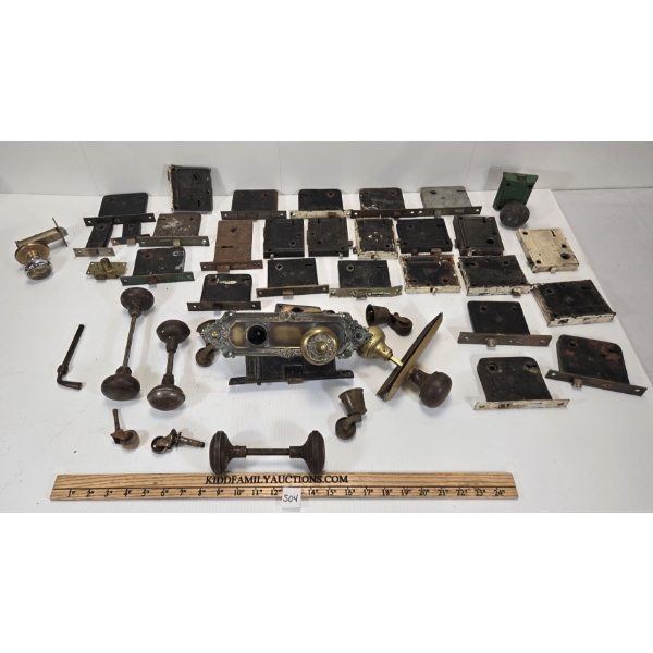 QTY OF DOOR HARDWARE 