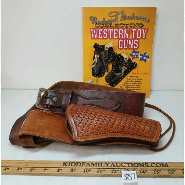 LOT OF 2 - VIKING MEXICO LEATHER BELT W/ HOLSTER & WESTERN TOY GUNS BOOK