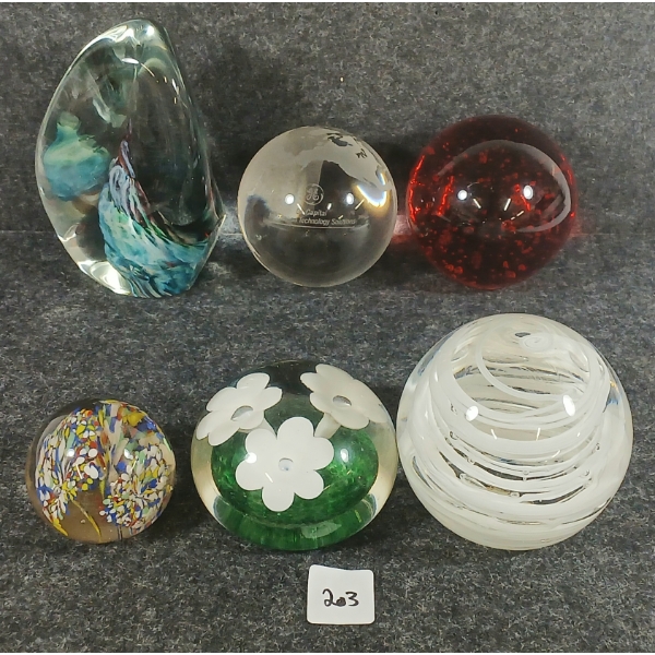 LOT OF 6 - DECORATIVE GLASS PAPER WEIGHTS - CIRCA 1960-2000's