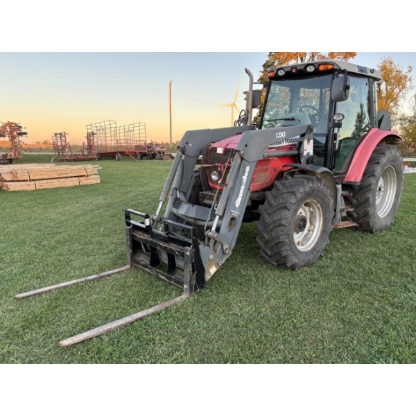 MF 5455 DYNA-4 TRACTOR W/ QUICKE Q30 LOADER