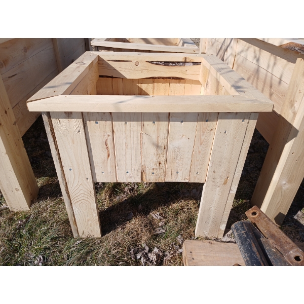 LOT OF 2 - NEW SPRUCE/CEDAR PLANTERS - ONLY ONE IN THE PHOTO BUT SELLING TWO