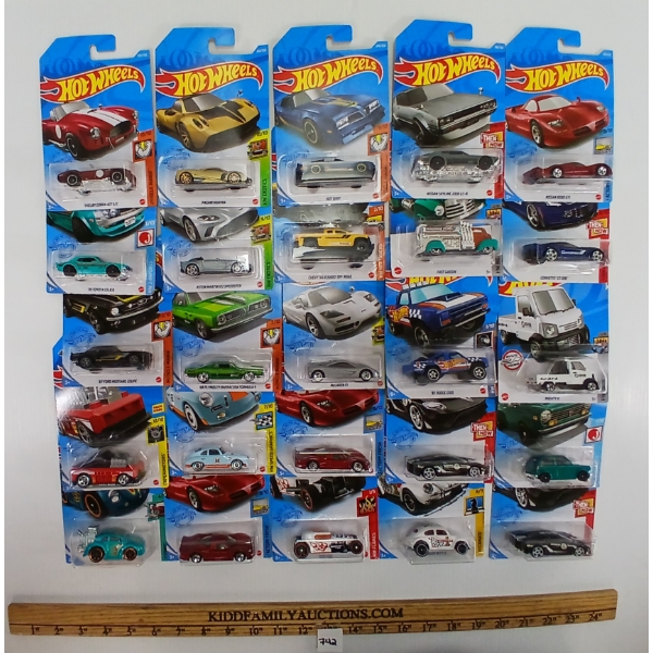 LOT OF 25 - HOTWHEELS - INCL CUSTOM SMALL BLOCK, FAST GASSIN', ETC