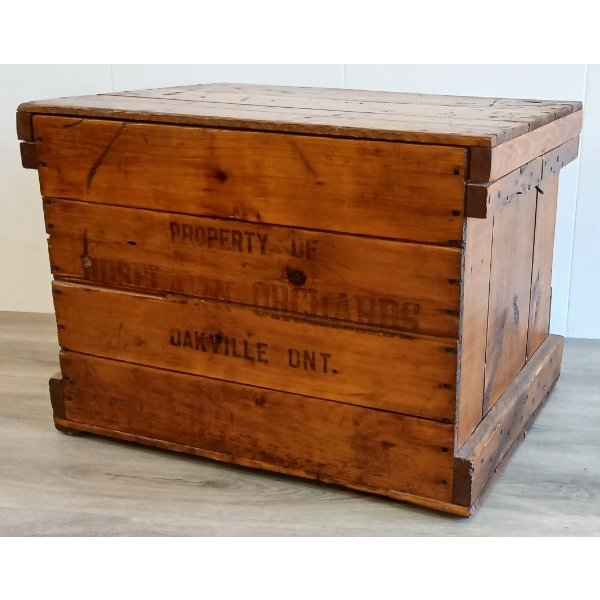 ROSELAWN ORCHARDS CRATE