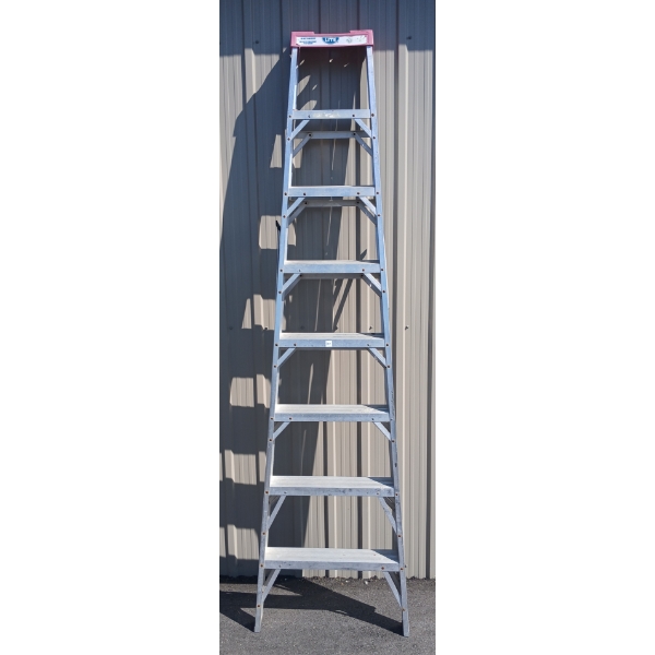LITE 8FT ALUMINUM LADDER