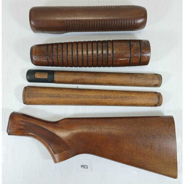 LOT OF 5 - REMINGTON 870 BUTT STOCK & REMINGTON 870 FORENDS 