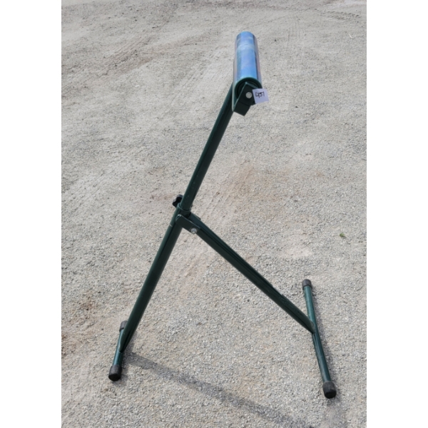 PORTABLE ROLLER STAND