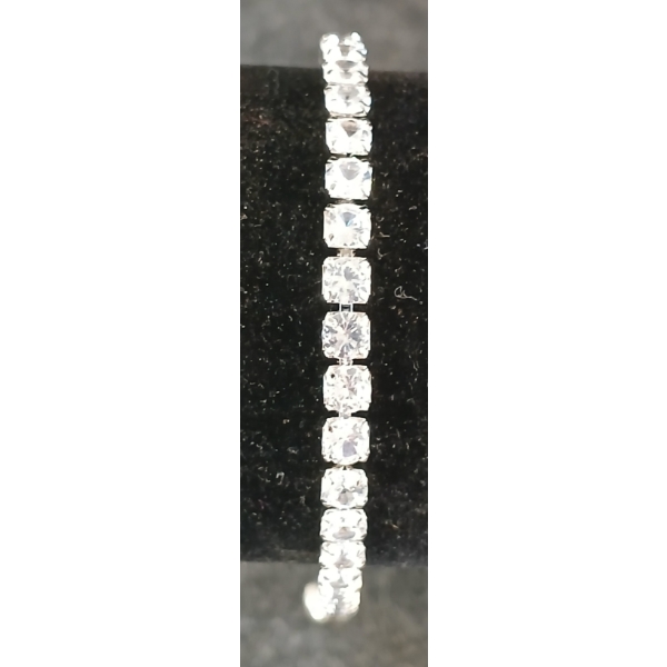 PLATINUM PLATED SIMULATED DIAMOND (CZ) TENNIS BRACELET 